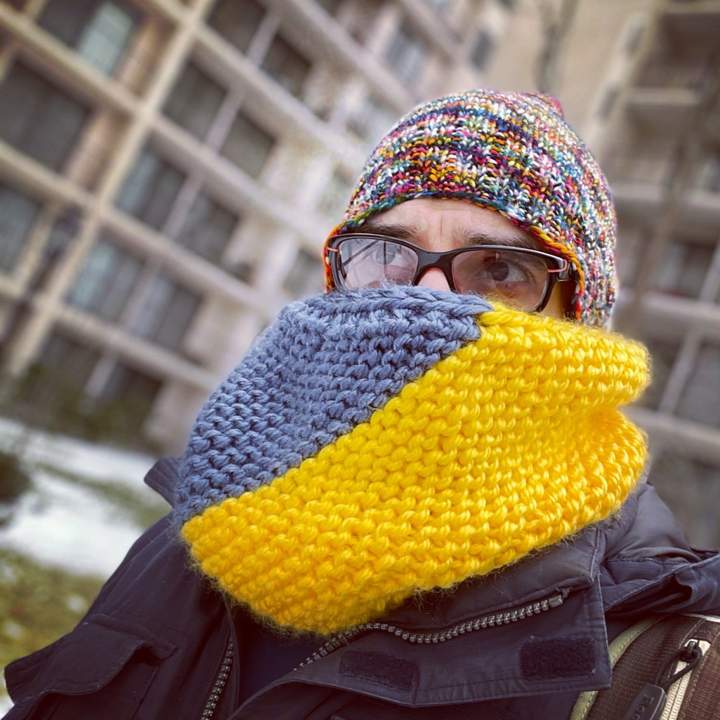 Improvized cowl, Sl&aacute;va Ukray&iacute;ni!